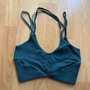FREE PEOPLE cross cross bra crop top super cute size M / L
